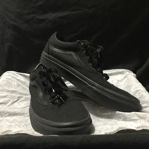 Old Skool Black Vans SZ 7.5